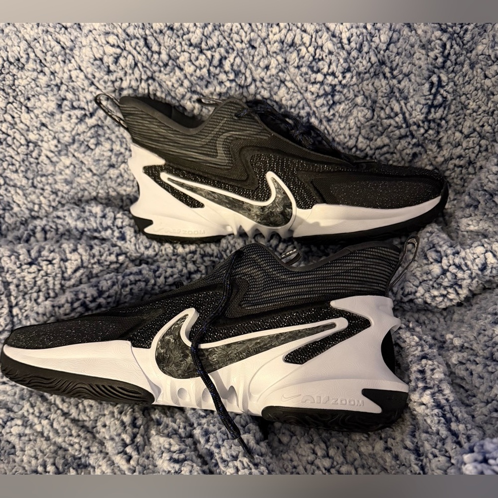 Nike Black and White Cosmic Unity 2 - Picture 2 of 5